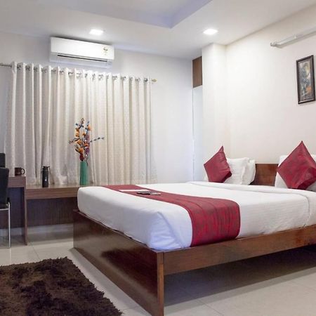 Aptly Premium Serviced Apartments - A Brand Unit Of Skyla - Lotus Pond Хайдарабад Экстерьер фото